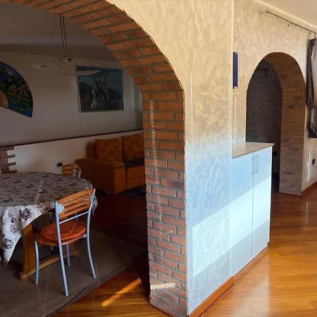 Leonora * Izola